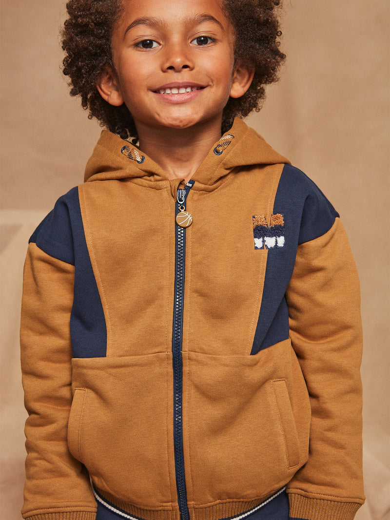 tmp/68893507776/products/75f00746-52ff-422d-9566-62d8a568288c/23H3PGE1JGH_809_1b9c40f7e-5955-44a5-b54a-38c0c3e69802.jpg