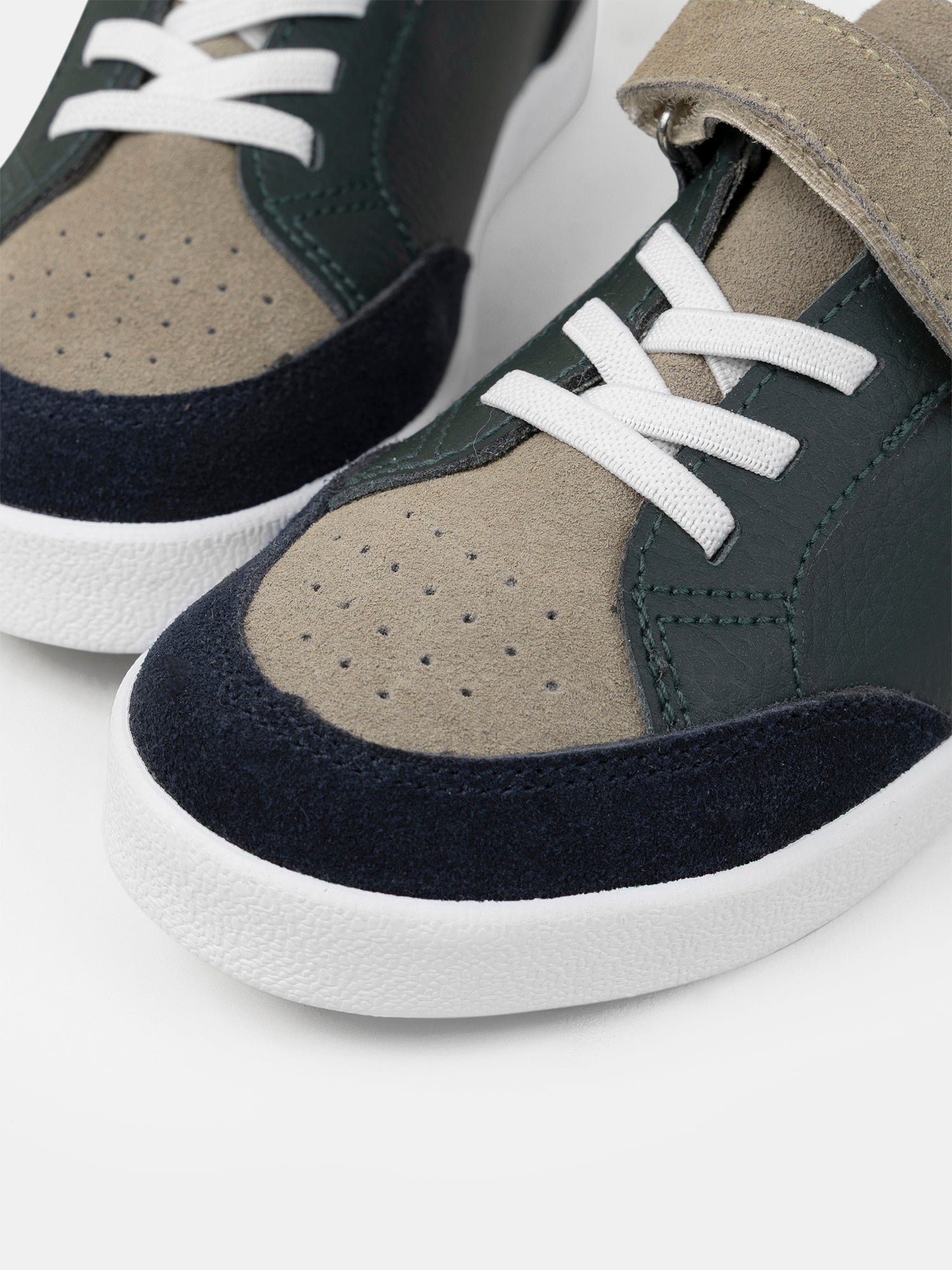 Dreifarbige Klett-Sneaker für Jungen