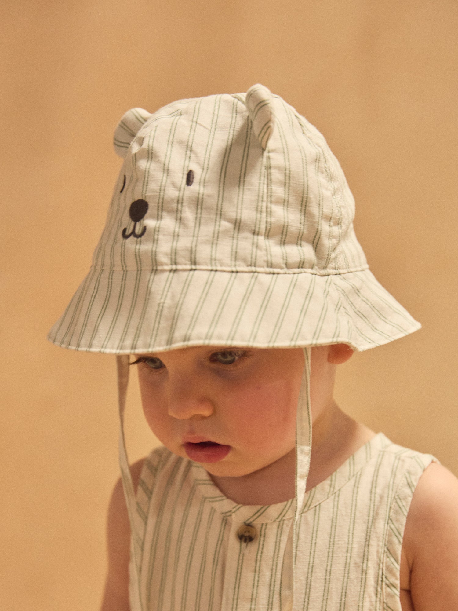 Weißer Bär-Bob mit grünen Streifen für Baby Jungen