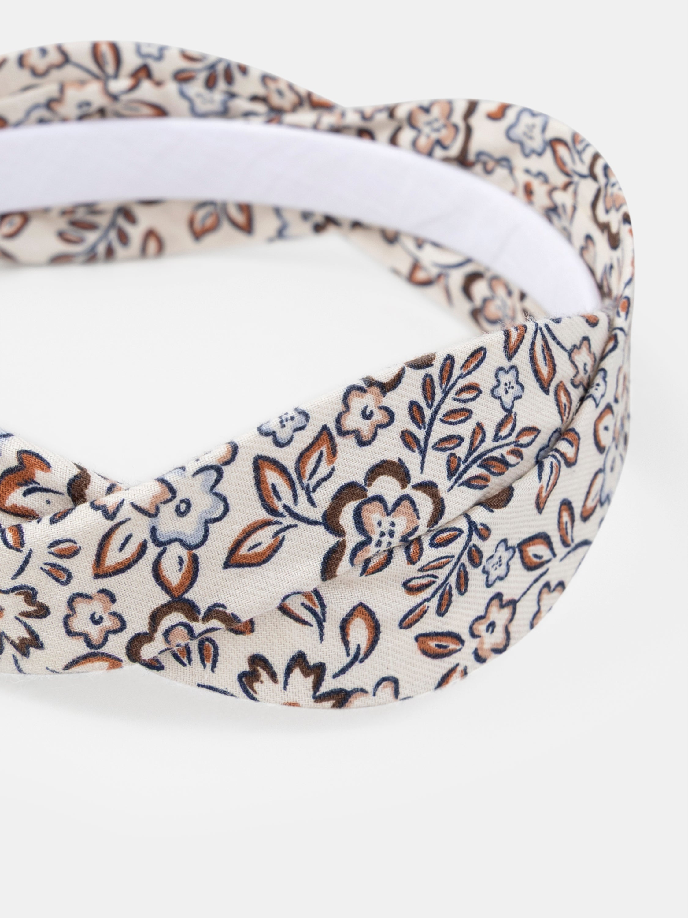 Blumenhaft aus Ecru für Mädchen