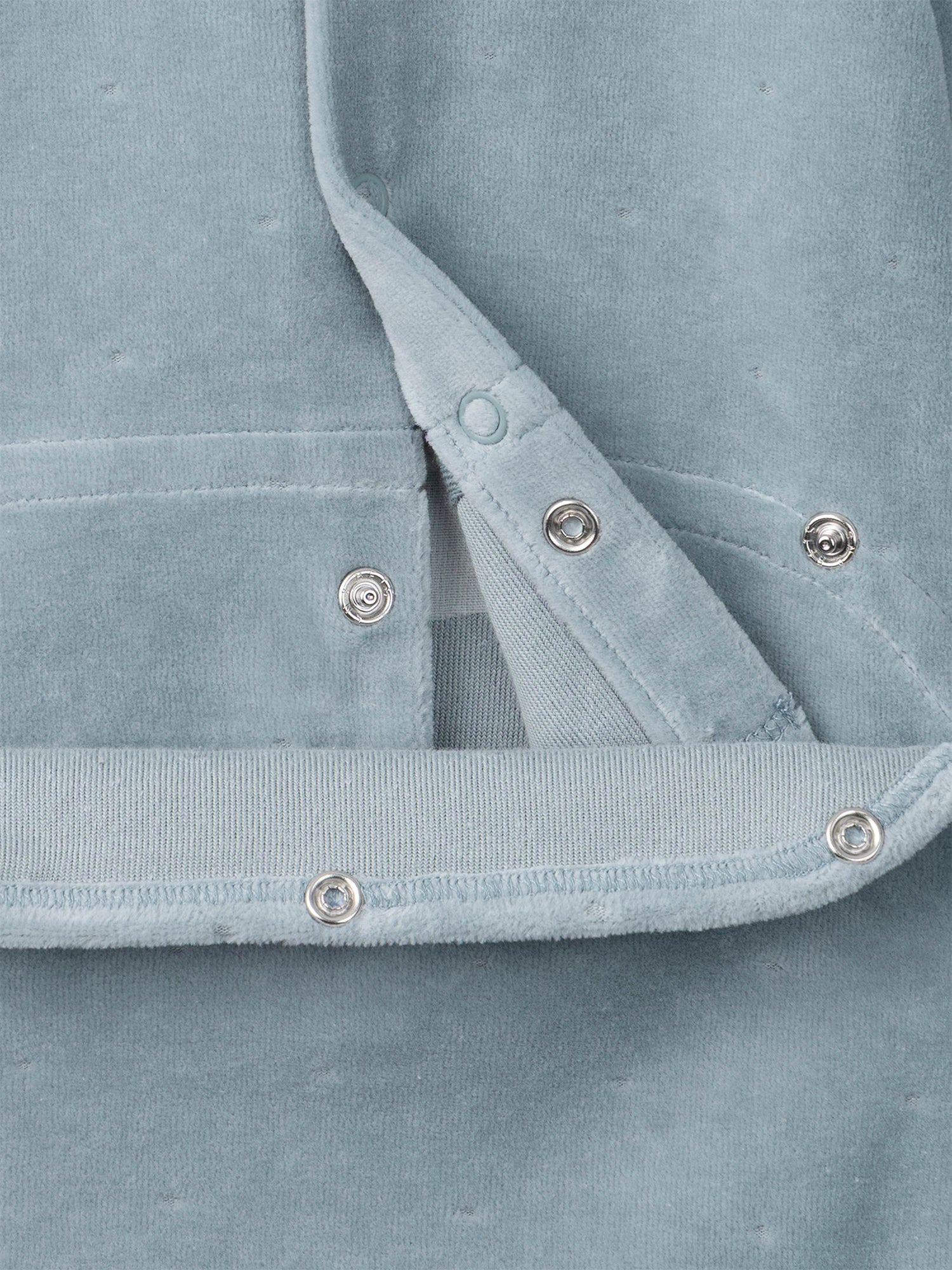 Blaue Samtschlafanzug mit Katzenstickerei für Mädchen