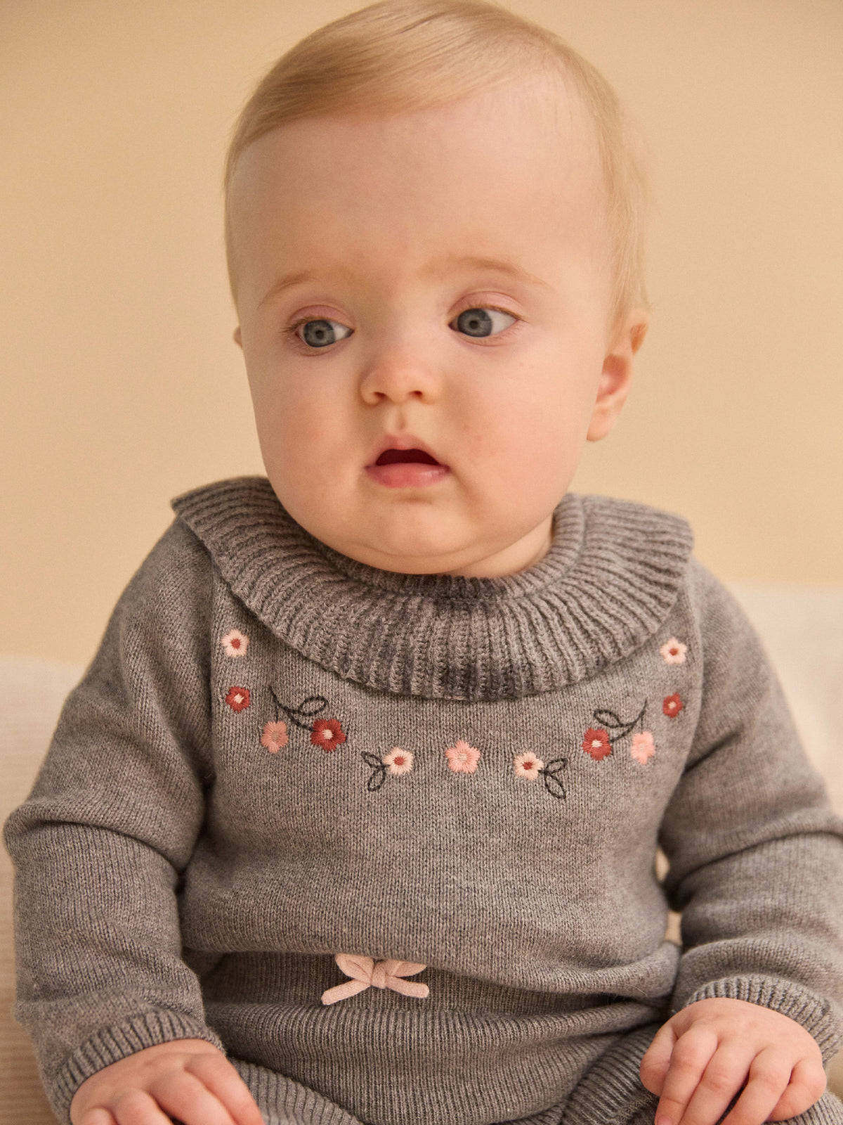 Ensemble Pullover und Hose grau Geburt Mädchen