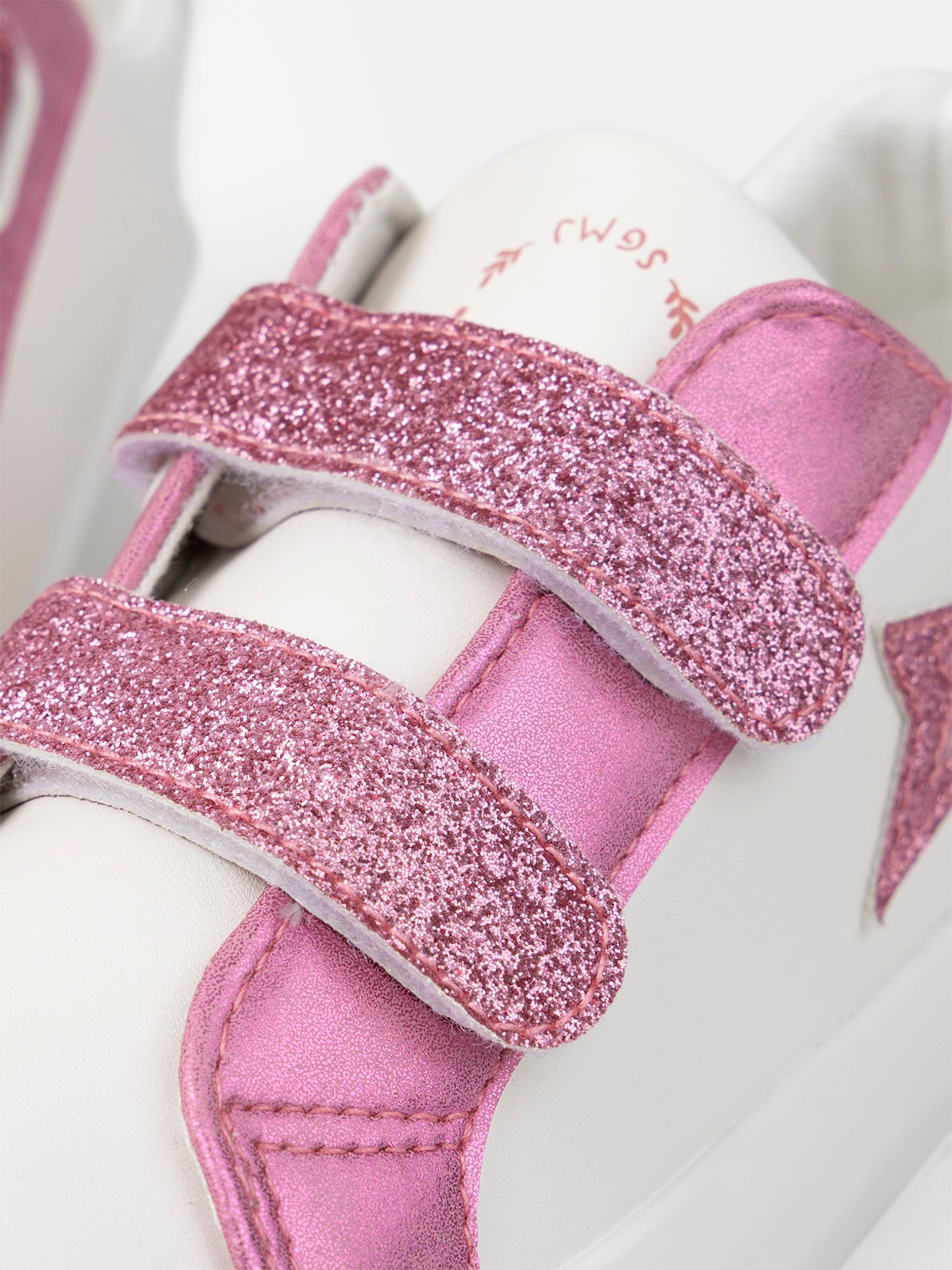 Weiße Sneakers mit rosa Glitzerstern für Mädchen