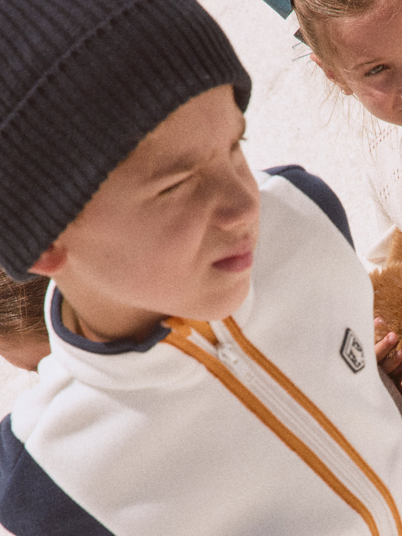 Weißes Jungen-Westen mit Reißverschluss