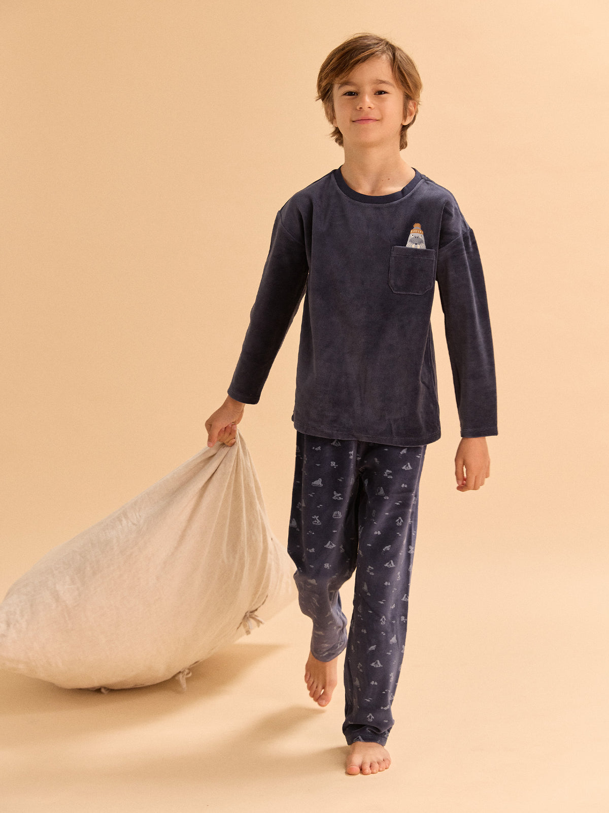 tmp/68893507776/files/b37d0ca4-b458-4d41-8c77-82d1b5ac88c2/26H5PGM1PYJ_070_2d61ac38b-a377-4400-a427-cc2afbbe5085.jpg