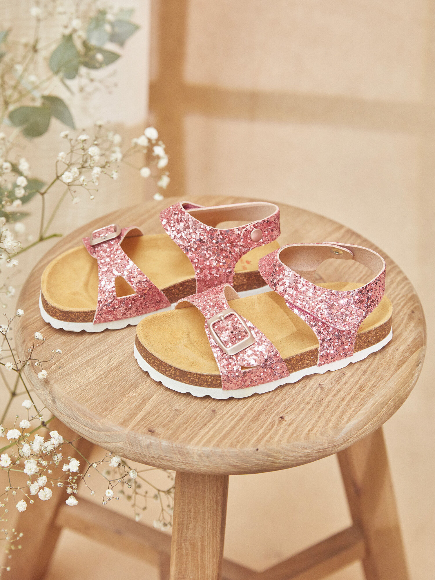 Offene Sandalen mit Pailletten