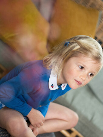 Blaue Strickjacke mit gesticktem Claudine-Kragen, Kind Mädchen CIMIETTE / 22E2PF81CAR208