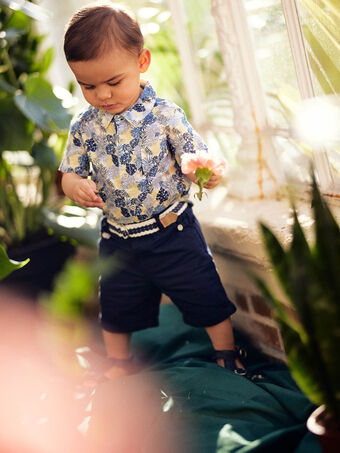 Baby Junge saphirblaue Shorts mit Gürtel CARAPHAEL / 22E1BGK1BERC211