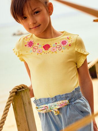Kind Mädchen pastellgelbes T-Shirt mit Blumenstickerei CRICHETTE / 22E2PFN2TMCB115