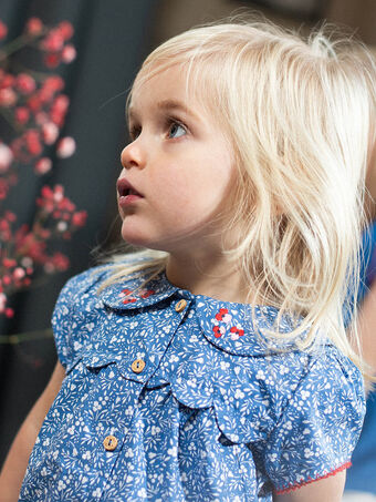 Baby Mädchen blauer Jumpsuit mit Blumendruck CAFLORA / 22E1BF81CBL208