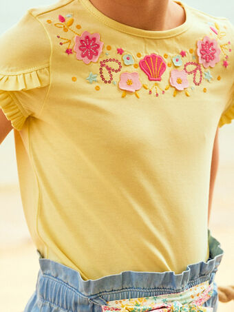 Kind Mädchen pastellgelbes T-Shirt mit Blumenstickerei CRICHETTE / 22E2PFN2TMCB115