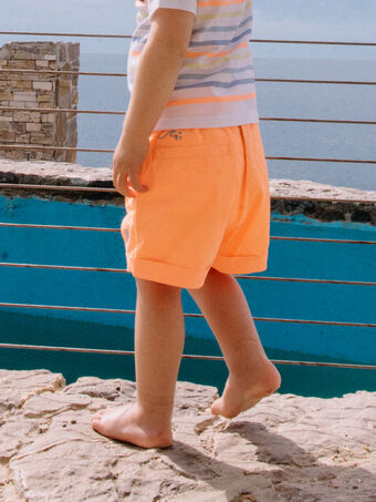 Baby Junge orangefarbene Shorts aus Mikroköper CAYACOB / 22E1BGV2SHOE411