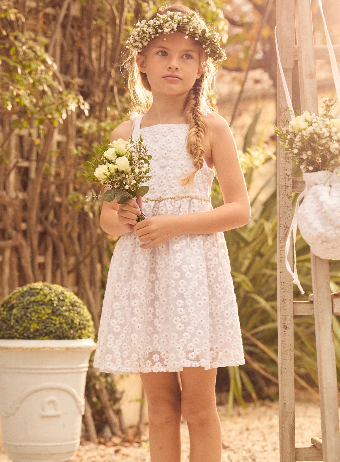 Sergent Major - Kollektion Zeremonie : Weißes Tüllkleid mit gestickten Blumen